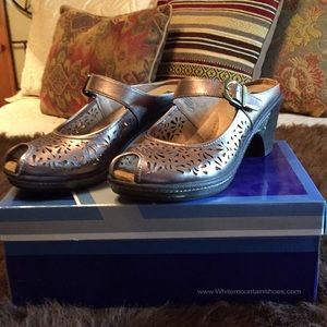 Shoes- White Mountain clog in gold leather